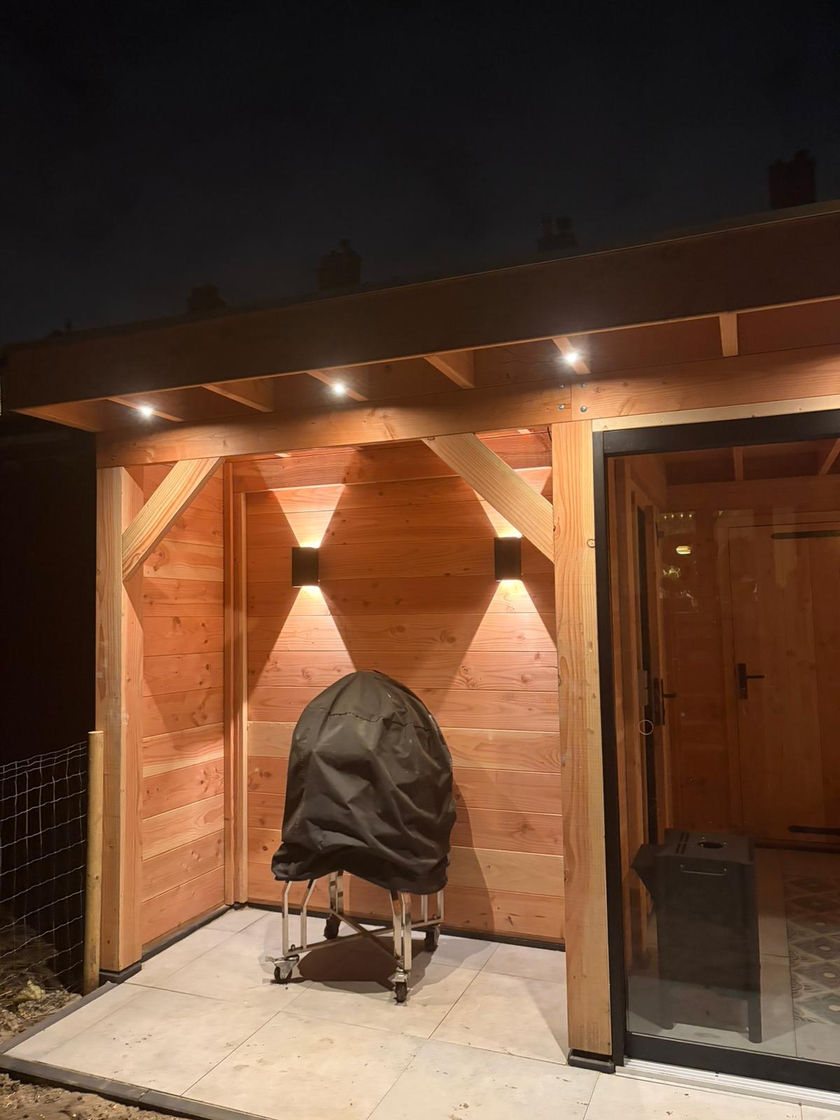 Tuinhuis met barbeque- nis